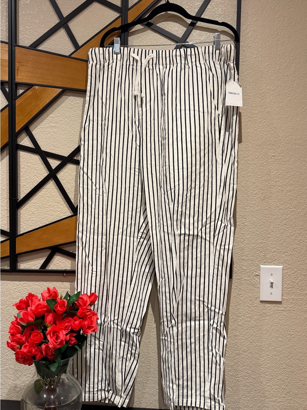 Forever 21 Men Vertical Black & White Striped Drawstring Joggers